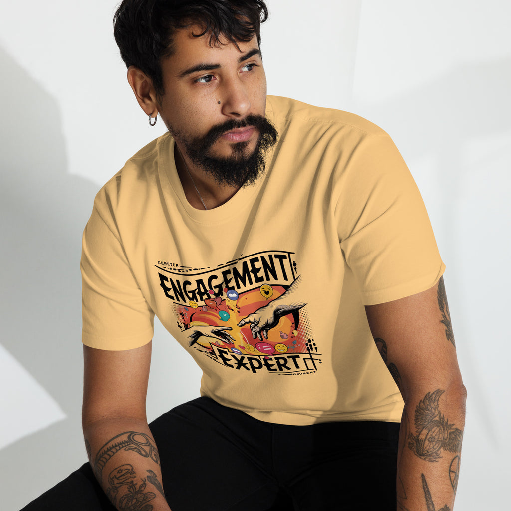 "Engagement Expert" T-Shirt